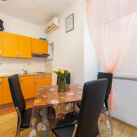 Apartment Kalalarga *